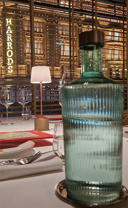 عيشوا أجواء "لا دولتشي فيتا" داخل هذا المطعم الإيطالي الفاخر في لندن!